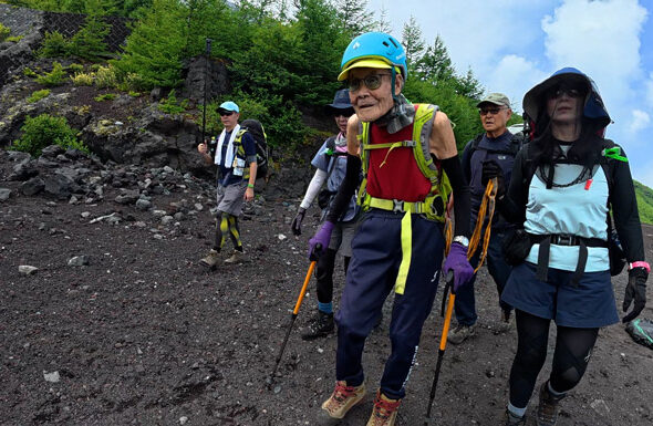 kokichi-climbing-mount-fuji